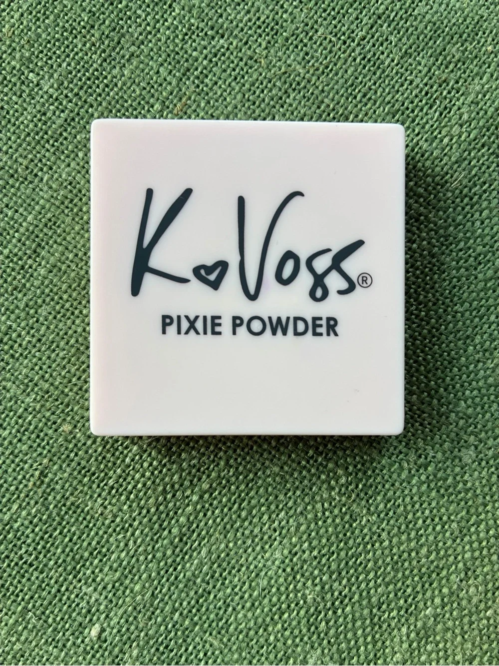 K Voss Pixie Powder Setting Powder – Murray Hill 2.5g